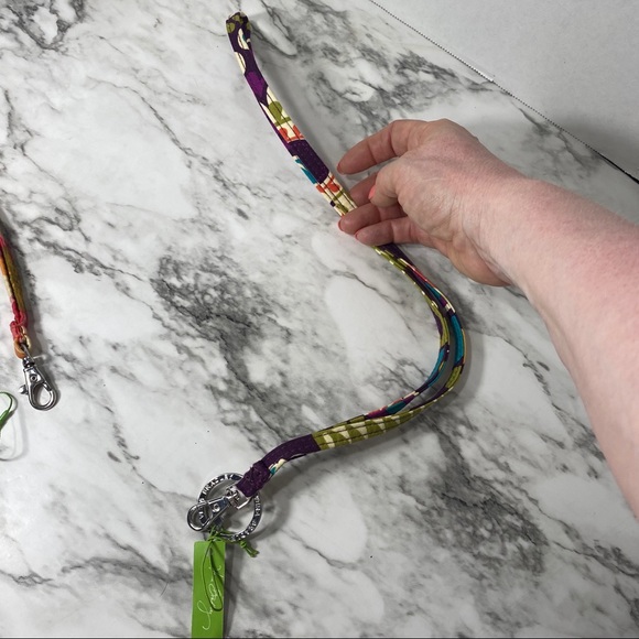 Vera Bradley Different lanyard keychain clip - Picture 4 of 6